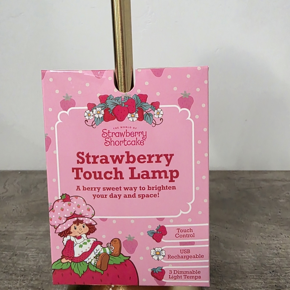 New Viral Strawberry Shortcake Touch Lamp - touch control - USB rechargeable - Picture 4 of 6